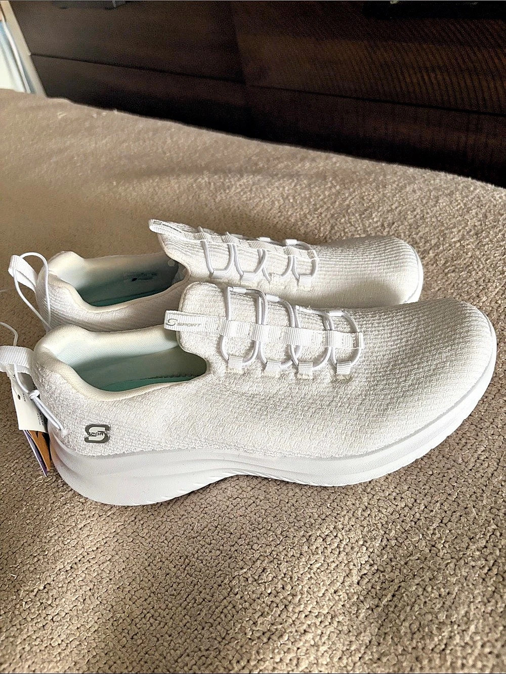 Skechers Chill Canvas 2.0 White Athletic Shoes US 9 NWT